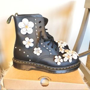 Dr. Martens Pascal Flower Boots